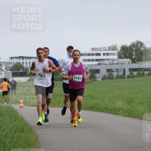 04.05.2025 - 8. Wedeler Halbmarathon Yannick Fuchs http://msf.ph/oto/7821861 04.05.2025 11:10:20 Laufen 952, 1193 meine-sportfotos.de
