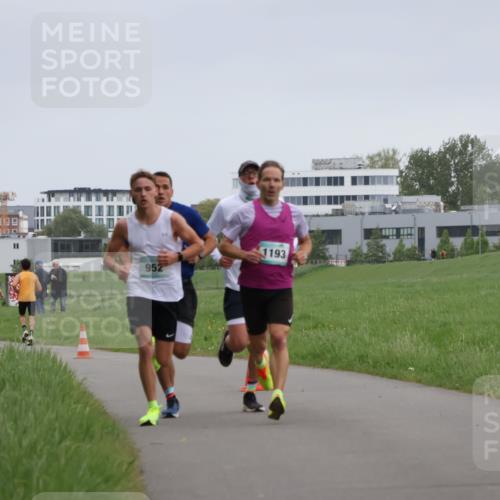 04.05.2025 - 8. Wedeler Halbmarathon Yannick Fuchs http://msf.ph/oto/7821870 04.05.2025 11:10:21 Laufen 952, 1193 meine-sportfotos.de