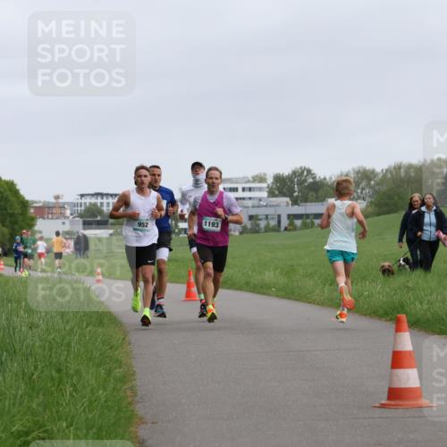 04.05.2025 - 8. Wedeler Halbmarathon Yannick Fuchs http://msf.ph/oto/7821894 04.05.2025 11:10:22 Laufen 1193, 952 meine-sportfotos.de
