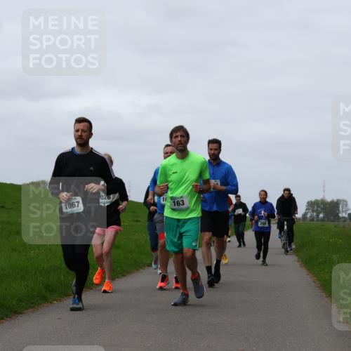 04.05.2025 - 8. Wedeler Halbmarathon Yannick Fuchs http://msf.ph/oto/7821936 04.05.2025 11:29:06 Laufen 1067, 026, 163, 298 meine-sportfotos.de