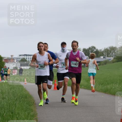 04.05.2025 - 8. Wedeler Halbmarathon Yannick Fuchs http://msf.ph/oto/7821962 04.05.2025 11:10:23 Laufen 952, 63, 1193 meine-sportfotos.de