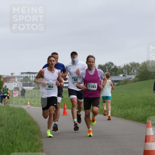 04.05.2025 - 8. Wedeler Halbmarathon Yannick Fuchs http://msf.ph/oto/7821987 04.05.2025 11:10:23 Laufen 952, 63, 1193 meine-sportfotos.de