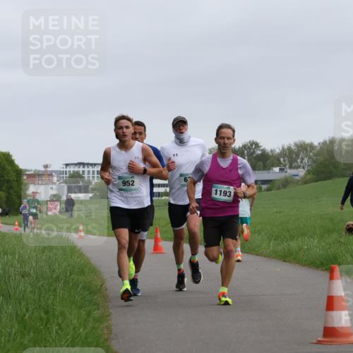 04.05.2025 - 8. Wedeler Halbmarathon Yannick Fuchs http://msf.ph/oto/7822008 04.05.2025 11:10:23 Laufen 952, 63, 1193 meine-sportfotos.de