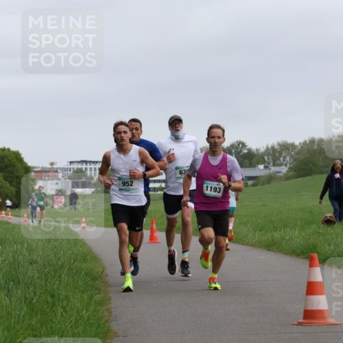 04.05.2025 - 8. Wedeler Halbmarathon Yannick Fuchs http://msf.ph/oto/7822012 04.05.2025 11:10:23 Laufen 952, 630, 1193 meine-sportfotos.de