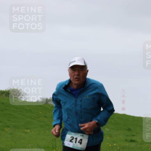 04.05.2025 - 8. Wedeler Halbmarathon Yannick Fuchs http://msf.ph/oto/7822021 04.05.2025 12:11:00 Laufen 214 meine-sportfotos.de