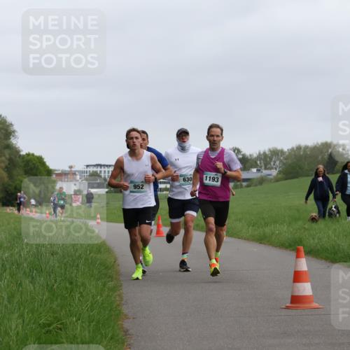 04.05.2025 - 8. Wedeler Halbmarathon Yannick Fuchs http://msf.ph/oto/7822024 04.05.2025 11:10:24 Laufen 952, 630, 1193 meine-sportfotos.de