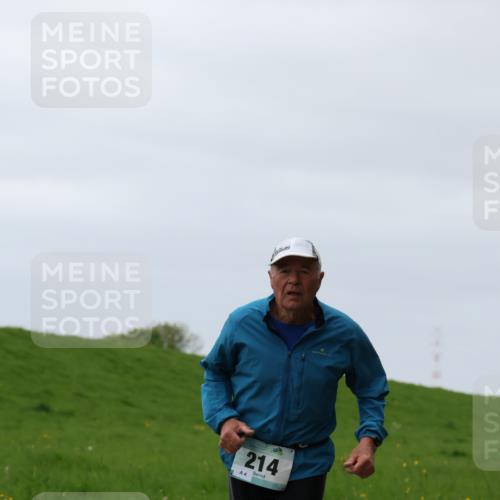 04.05.2025 - 8. Wedeler Halbmarathon Yannick Fuchs http://msf.ph/oto/7822046 04.05.2025 12:11:01 Laufen 214, 4 meine-sportfotos.de