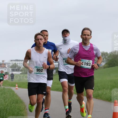 04.05.2025 - 8. Wedeler Halbmarathon Yannick Fuchs http://msf.ph/oto/7822052 04.05.2025 11:10:25 Laufen 952, 193 meine-sportfotos.de