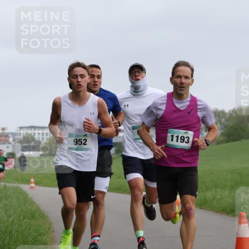 04.05.2025 - 8. Wedeler Halbmarathon Yannick Fuchs http://msf.ph/oto/7822055 04.05.2025 11:10:25 Laufen 952, 1193 meine-sportfotos.de