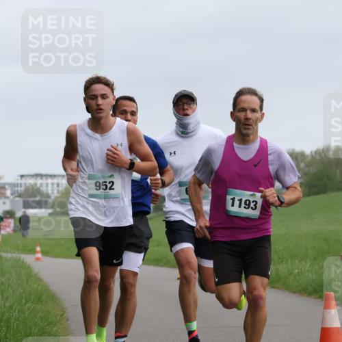 04.05.2025 - 8. Wedeler Halbmarathon Yannick Fuchs http://msf.ph/oto/7822060 04.05.2025 11:10:25 Laufen 952, 1193 meine-sportfotos.de