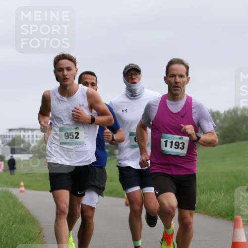 04.05.2025 - 8. Wedeler Halbmarathon Yannick Fuchs http://msf.ph/oto/7822066 04.05.2025 11:10:25 Laufen 952, 1193 meine-sportfotos.de