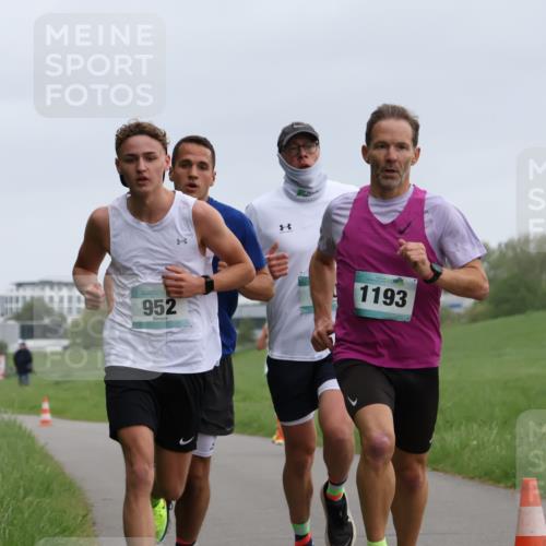 04.05.2025 - 8. Wedeler Halbmarathon Yannick Fuchs http://msf.ph/oto/7822069 04.05.2025 11:10:25 Laufen 952, 1193 meine-sportfotos.de