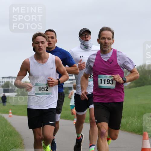 04.05.2025 - 8. Wedeler Halbmarathon Yannick Fuchs http://msf.ph/oto/7822080 04.05.2025 11:10:25 Laufen 952, 63, 1193 meine-sportfotos.de