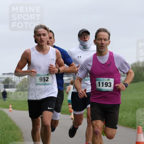 04.05.2025 - 8. Wedeler Halbmarathon Yannick Fuchs http://msf.ph/oto/7822085 04.05.2025 11:10:25 Laufen 952, 1193 meine-sportfotos.de