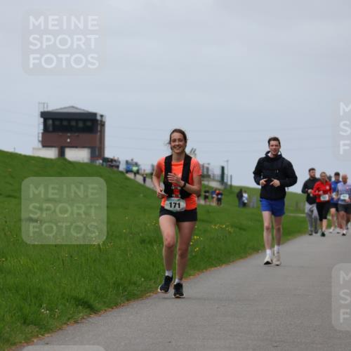04.05.2025 - 8. Wedeler Halbmarathon Yannick Fuchs http://msf.ph/oto/7822095 04.05.2025 11:51:54 Laufen 171 meine-sportfotos.de