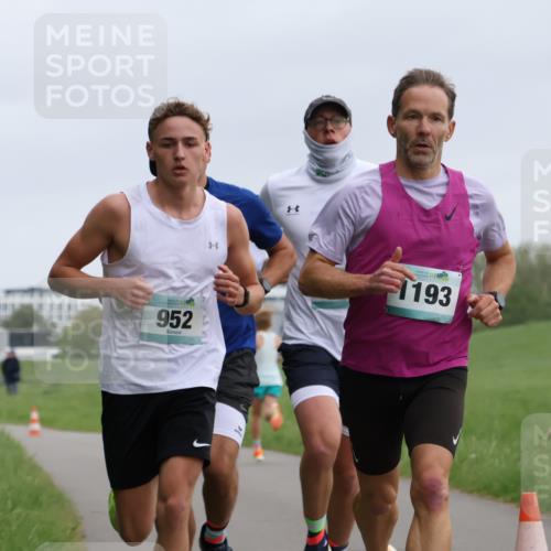 04.05.2025 - 8. Wedeler Halbmarathon Yannick Fuchs http://msf.ph/oto/7822098 04.05.2025 11:10:25 Laufen 952, 1193 meine-sportfotos.de
