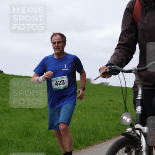 04.05.2025 - 8. Wedeler Halbmarathon Yannick Fuchs http://msf.ph/oto/7822104 04.05.2025 11:29:19 Laufen 425 meine-sportfotos.de