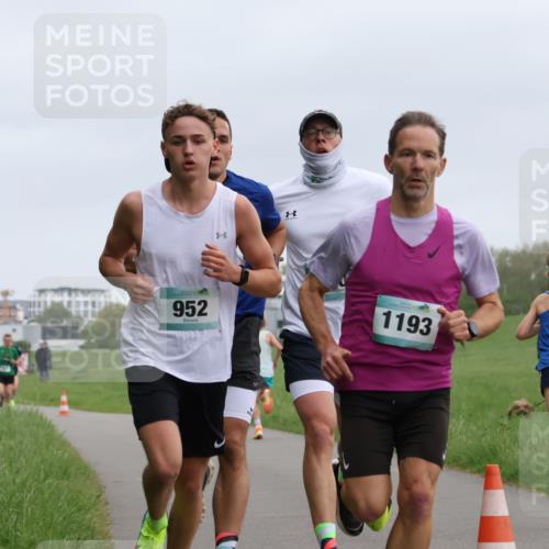 04.05.2025 - 8. Wedeler Halbmarathon Yannick Fuchs http://msf.ph/oto/7822108 04.05.2025 11:10:25 Laufen 952, 1193 meine-sportfotos.de