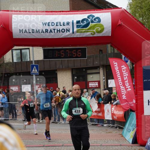 04.05.2025 - 8. Wedeler Halbmarathon Felixshl http://msf.ph/oto/7822111 04.05.2025 11:57:54 Ziel 55, 138, 432, 671, 833, 985 meine-sportfotos.de