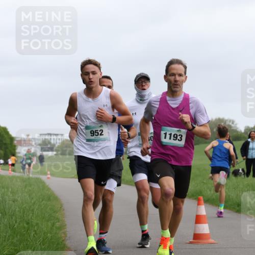 04.05.2025 - 8. Wedeler Halbmarathon Yannick Fuchs http://msf.ph/oto/7822119 04.05.2025 11:10:26 Laufen 952, 1193 meine-sportfotos.de