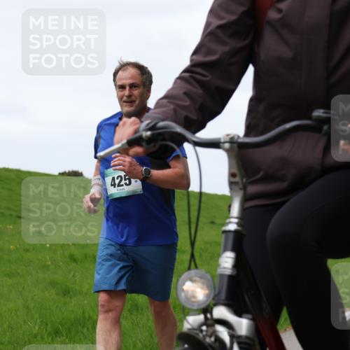 04.05.2025 - 8. Wedeler Halbmarathon Yannick Fuchs http://msf.ph/oto/7822129 04.05.2025 11:29:19 Laufen 425 meine-sportfotos.de