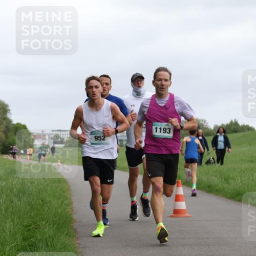 04.05.2025 - 8. Wedeler Halbmarathon Yannick Fuchs http://msf.ph/oto/7822130 04.05.2025 11:10:26 Laufen 1193, 952 meine-sportfotos.de