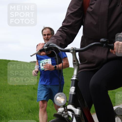 04.05.2025 - 8. Wedeler Halbmarathon Yannick Fuchs http://msf.ph/oto/7822131 04.05.2025 11:29:19 Laufen 425 meine-sportfotos.de