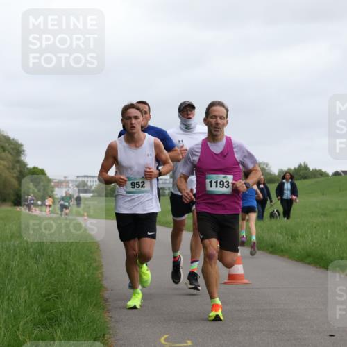 04.05.2025 - 8. Wedeler Halbmarathon Yannick Fuchs http://msf.ph/oto/7822132 04.05.2025 11:10:26 Laufen 952, 1193 meine-sportfotos.de