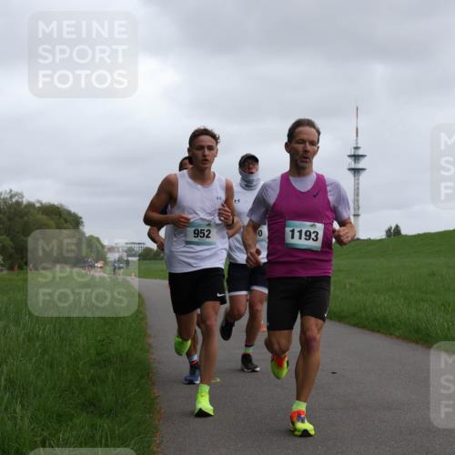 04.05.2025 - 8. Wedeler Halbmarathon Yannick Fuchs http://msf.ph/oto/7822150 04.05.2025 11:10:27 Laufen 952, 0, 1193 meine-sportfotos.de