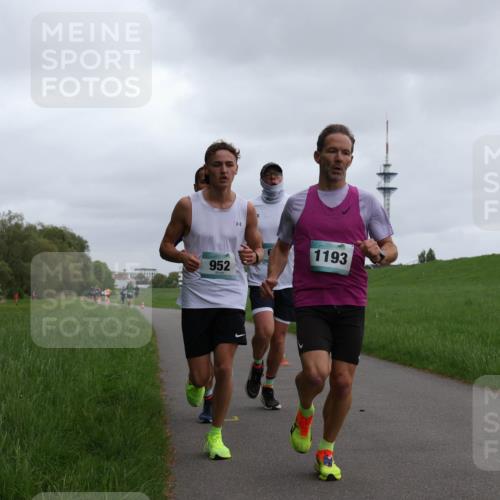 04.05.2025 - 8. Wedeler Halbmarathon Yannick Fuchs http://msf.ph/oto/7822154 04.05.2025 11:10:27 Laufen 952, 1193 meine-sportfotos.de