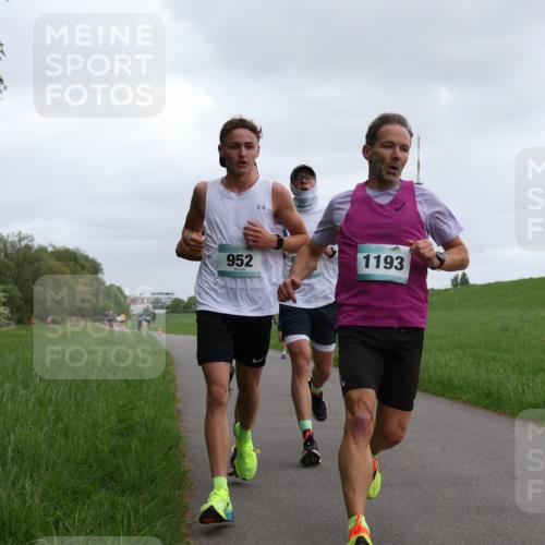 04.05.2025 - 8. Wedeler Halbmarathon Yannick Fuchs http://msf.ph/oto/7822168 04.05.2025 11:10:27 Laufen 952, 1193 meine-sportfotos.de