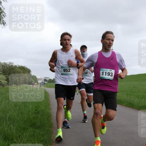 04.05.2025 - 8. Wedeler Halbmarathon Yannick Fuchs http://msf.ph/oto/7822174 04.05.2025 11:10:27 Laufen 952, 30, 1193 meine-sportfotos.de