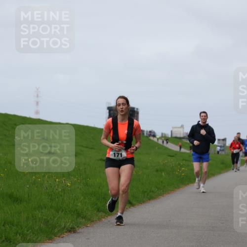 04.05.2025 - 8. Wedeler Halbmarathon Yannick Fuchs http://msf.ph/oto/7822184 04.05.2025 11:51:59 Laufen 171 meine-sportfotos.de