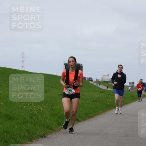 04.05.2025 - 8. Wedeler Halbmarathon Yannick Fuchs http://msf.ph/oto/7822188 04.05.2025 11:51:59 Laufen 171 meine-sportfotos.de