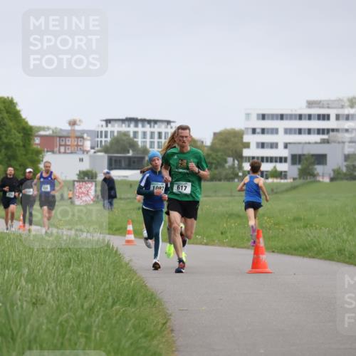 04.05.2025 - 8. Wedeler Halbmarathon Yannick Fuchs http://msf.ph/oto/7822202 04.05.2025 11:10:34 Laufen 1087, 617 meine-sportfotos.de