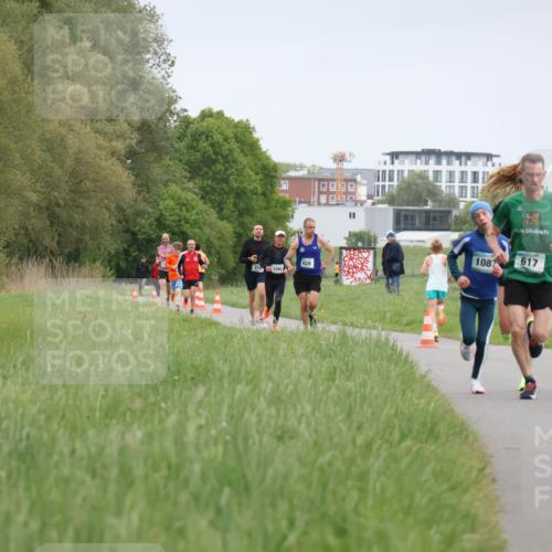 04.05.2025 - 8. Wedeler Halbmarathon Yannick Fuchs http://msf.ph/oto/7822234 04.05.2025 11:10:35 Laufen 27, 1088, 628, 617, 1082 meine-sportfotos.de