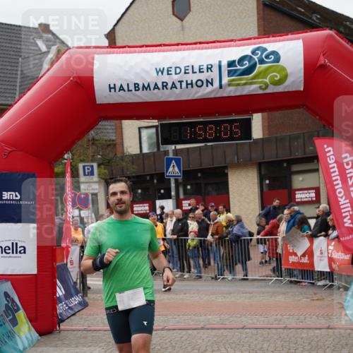04.05.2025 - 8. Wedeler Halbmarathon Felixshl http://msf.ph/oto/7822272 04.05.2025 11:58:03 Ziel 138, 143, 252 meine-sportfotos.de