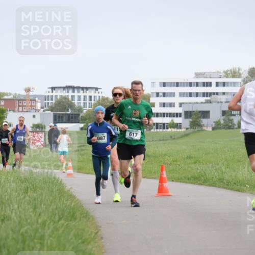 04.05.2025 - 8. Wedeler Halbmarathon Yannick Fuchs http://msf.ph/oto/7822280 04.05.2025 11:10:36 Laufen 628, 087, 617 meine-sportfotos.de