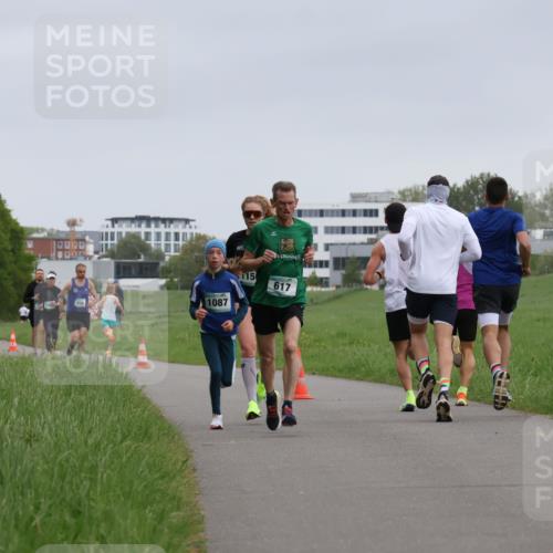 04.05.2025 - 8. Wedeler Halbmarathon Yannick Fuchs http://msf.ph/oto/7822288 04.05.2025 11:10:37 Laufen 1087, 115, 617 meine-sportfotos.de