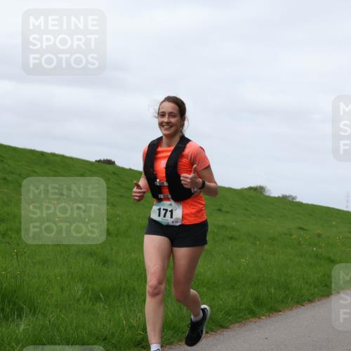 04.05.2025 - 8. Wedeler Halbmarathon Yannick Fuchs http://msf.ph/oto/7822301 04.05.2025 11:52:04 Laufen 171 meine-sportfotos.de