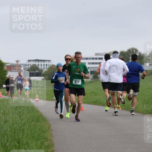04.05.2025 - 8. Wedeler Halbmarathon Yannick Fuchs http://msf.ph/oto/7822310 04.05.2025 11:10:37 Laufen 617 meine-sportfotos.de