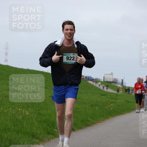04.05.2025 - 8. Wedeler Halbmarathon Yannick Fuchs http://msf.ph/oto/7822355 04.05.2025 11:52:06 Laufen 922 meine-sportfotos.de