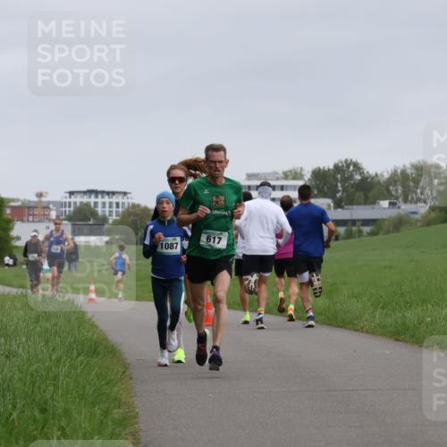 04.05.2025 - 8. Wedeler Halbmarathon Yannick Fuchs http://msf.ph/oto/7822363 04.05.2025 11:10:39 Laufen 617, 1087 meine-sportfotos.de