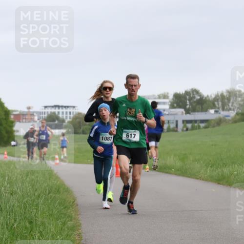 04.05.2025 - 8. Wedeler Halbmarathon Yannick Fuchs http://msf.ph/oto/7822389 04.05.2025 11:10:39 Laufen 1087, 617 meine-sportfotos.de
