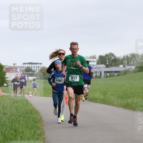 04.05.2025 - 8. Wedeler Halbmarathon Yannick Fuchs http://msf.ph/oto/7822393 04.05.2025 11:10:39 Laufen 1087, 617 meine-sportfotos.de