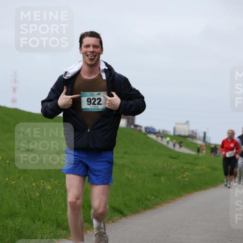 04.05.2025 - 8. Wedeler Halbmarathon Yannick Fuchs http://msf.ph/oto/7822397 04.05.2025 11:52:07 Laufen 922 meine-sportfotos.de