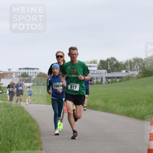 04.05.2025 - 8. Wedeler Halbmarathon Yannick Fuchs http://msf.ph/oto/7822406 04.05.2025 11:10:40 Laufen 1087, 617 meine-sportfotos.de