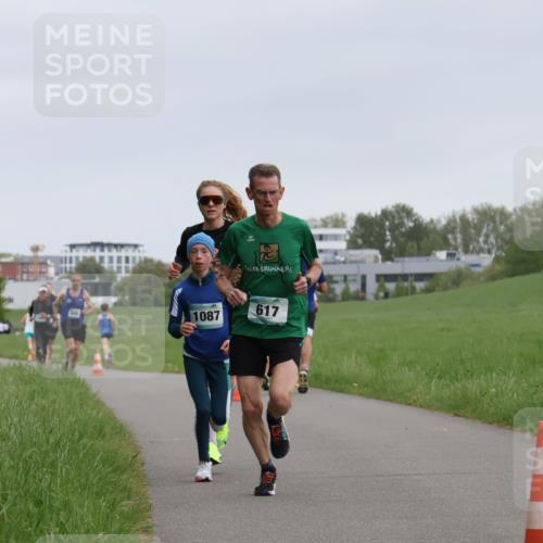 04.05.2025 - 8. Wedeler Halbmarathon Yannick Fuchs http://msf.ph/oto/7822412 04.05.2025 11:10:40 Laufen 617, 1087 meine-sportfotos.de