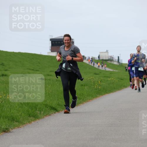 04.05.2025 - 8. Wedeler Halbmarathon Yannick Fuchs http://msf.ph/oto/7822430 04.05.2025 11:29:34 Laufen 395 meine-sportfotos.de