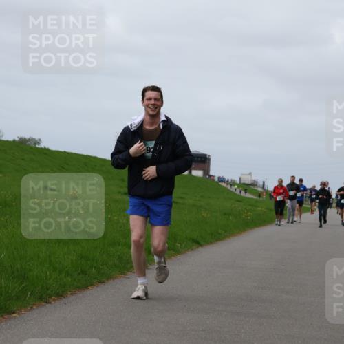 04.05.2025 - 8. Wedeler Halbmarathon Yannick Fuchs http://msf.ph/oto/7822452 04.05.2025 11:52:07 Laufen  meine-sportfotos.de